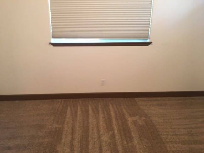 Building Photo - Lake Forest Townhouse