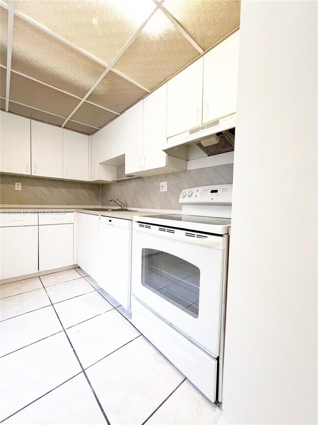 Building Photo - 8287 SW 128th St