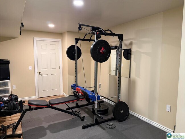 Building Photo - 7109 Hunt Dr