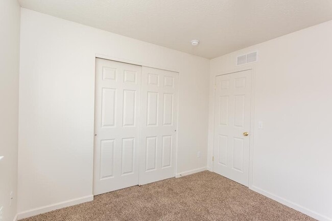 Building Photo - 6 Sunpath Wy