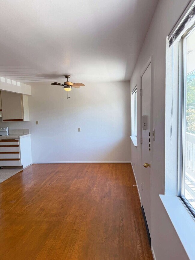 Building Photo - Charming 1BD/1BA Apartment Near Sonoma Plaza - Available Now.