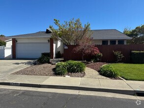 Building Photo - 1348 Shelby Dr