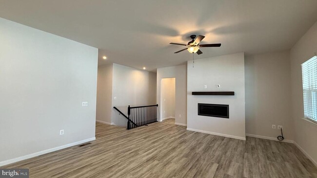 Building Photo - 7515 Oakham Dr