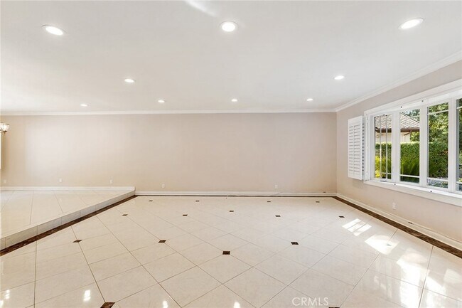 Building Photo - 27045 Esward Dr