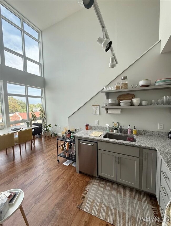 Building Photo - 1585 Hertel Ave