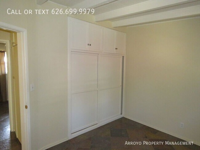 Building Photo - 741 E Poppyfields Dr