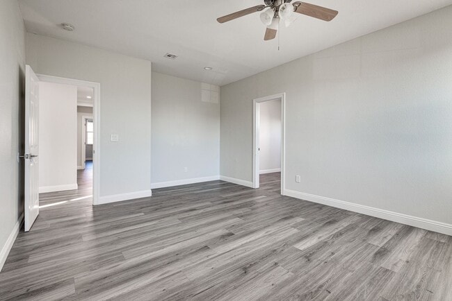 Building Photo - Spacious Family Home with Pool & 3-Car Garage in the Heart of North Las Vegas