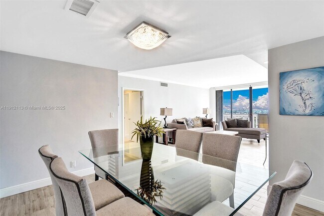 Building Photo - 3000 Island Blvd