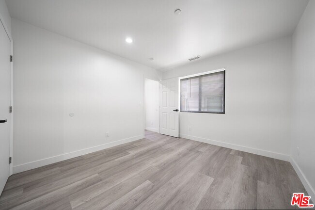 Building Photo - 4110 Normandie Ave