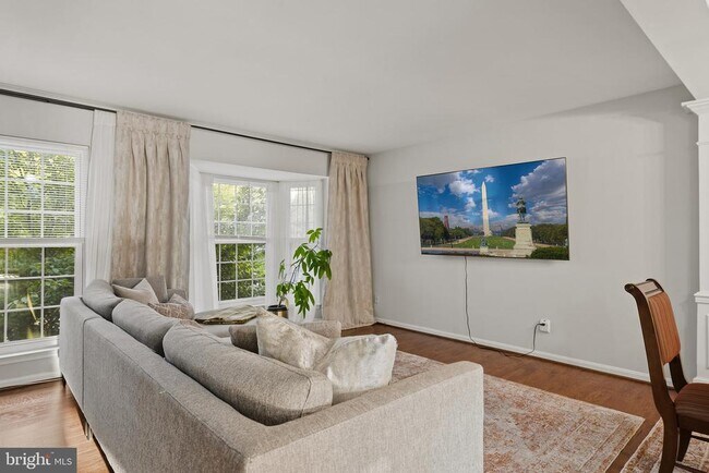 Building Photo - 1122 Cypress Tree Pl