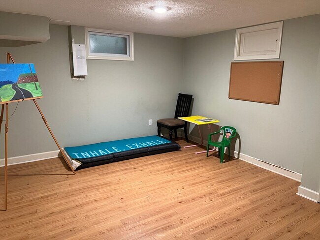 Building Photo - Spacious Home in McBryde Village next to V...