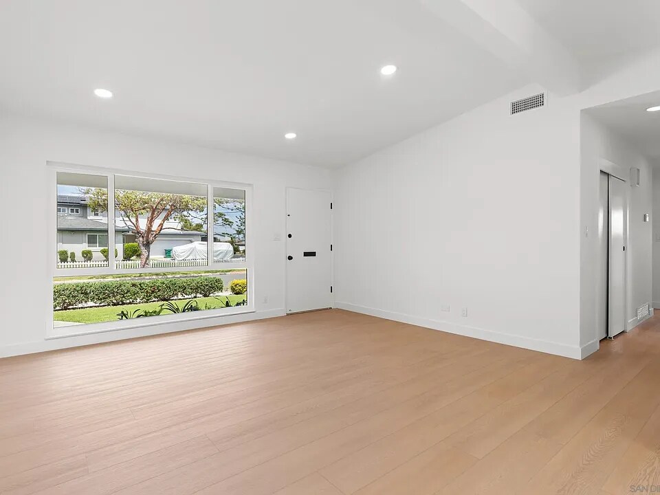 Building Photo - 8851 Geraldine Ave
