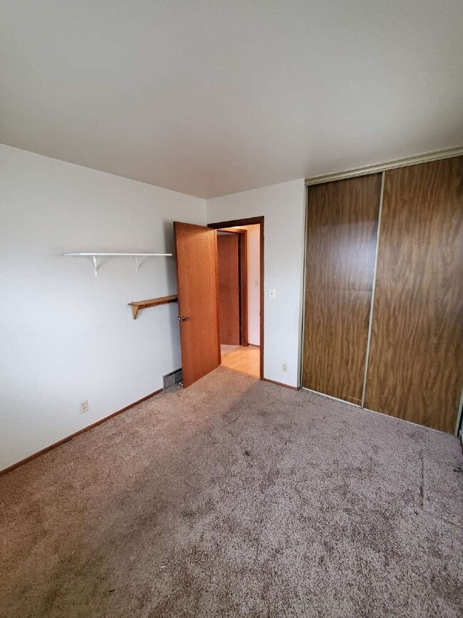 Building Photo - 1112 S 62nd St