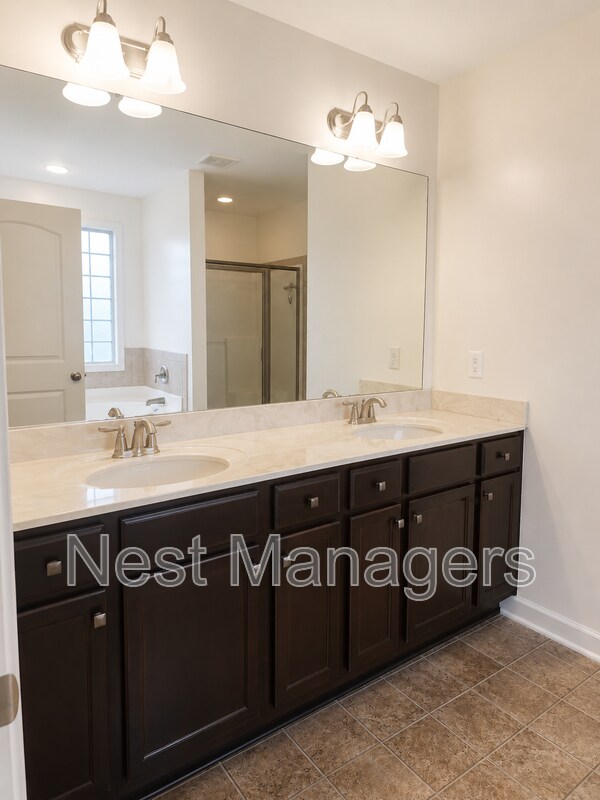 Building Photo - 2502 Clear Pines Ct