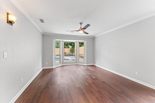 Building Photo - 10714 Deerwood Rd