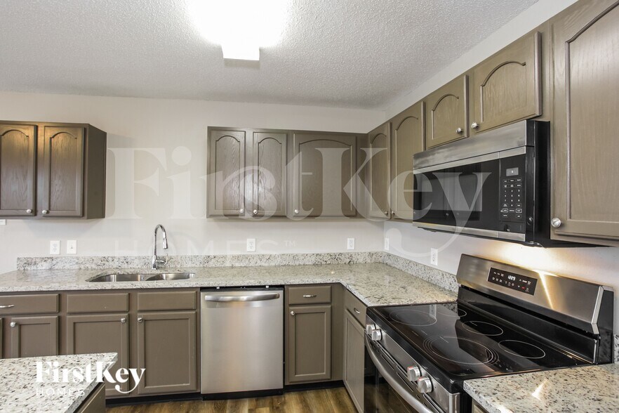 Building Photo - 6350 Eastern Range Rd