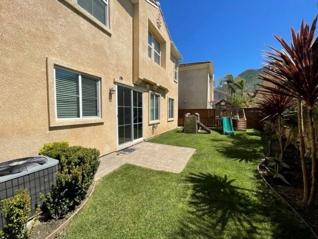 Building Photo - Stunning Home in a Desirable Gated Community