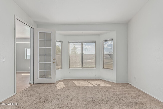 Building Photo - 408 N Falcon Ct