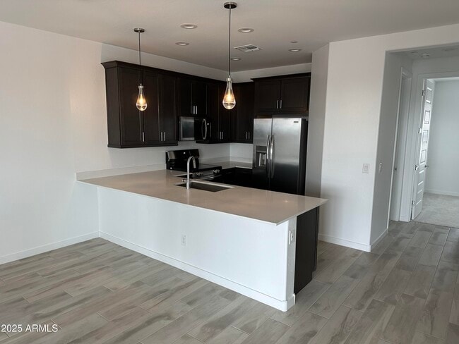 Building Photo - 782 S Olympic Dr