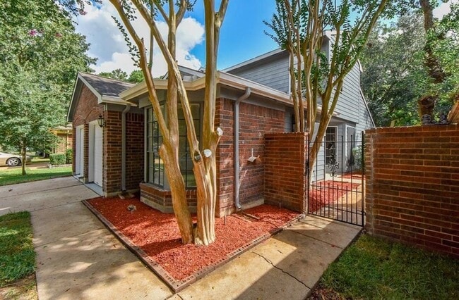 Building Photo - 7726 Springville Dr