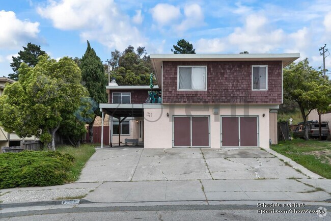 Building Photo - 3160 Birmingham Dr