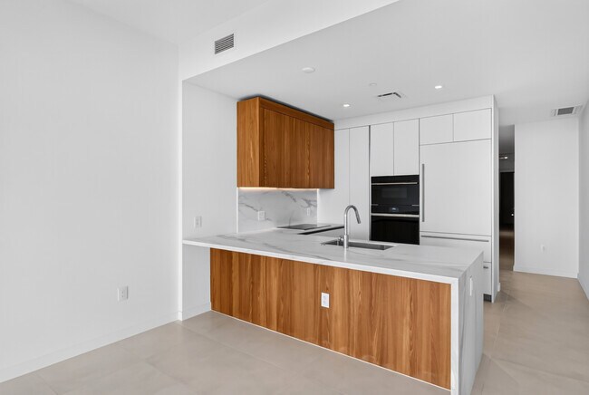 Building Photo - 1400 Biscayne Blvd