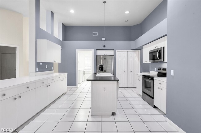 Building Photo - 22203 Seashore Cir