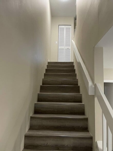 Building Photo - 2504 Seaside Dr