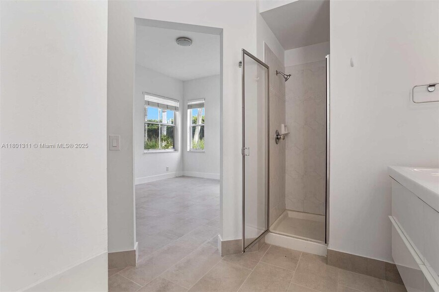 Building Photo - 1736 Aspen Ln
