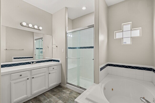 Building Photo - 8416 Magenta Rd NW