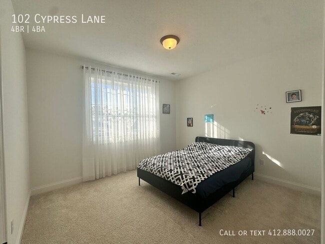 Building Photo - 102 Cypress Ln