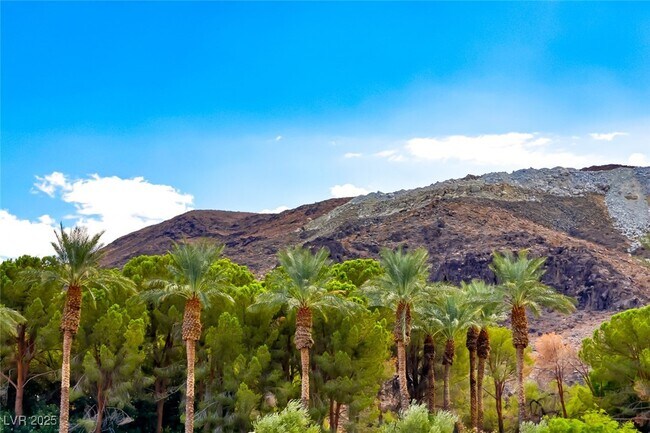 Building Photo - 30 Strada Di Villaggio