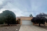 Building Photo - COMING SOON Newly Renovated 3 Bedroom 2 Bedroom Home