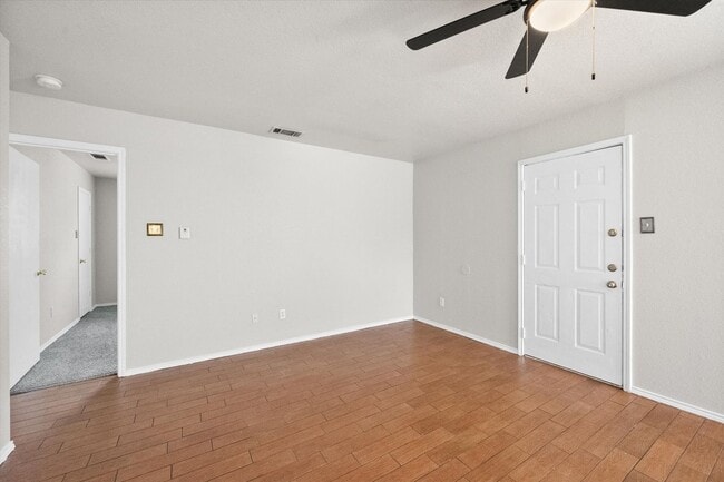 Building Photo - 612 Kings Way Dr