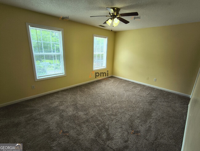 Building Photo - 8370 Hollis St