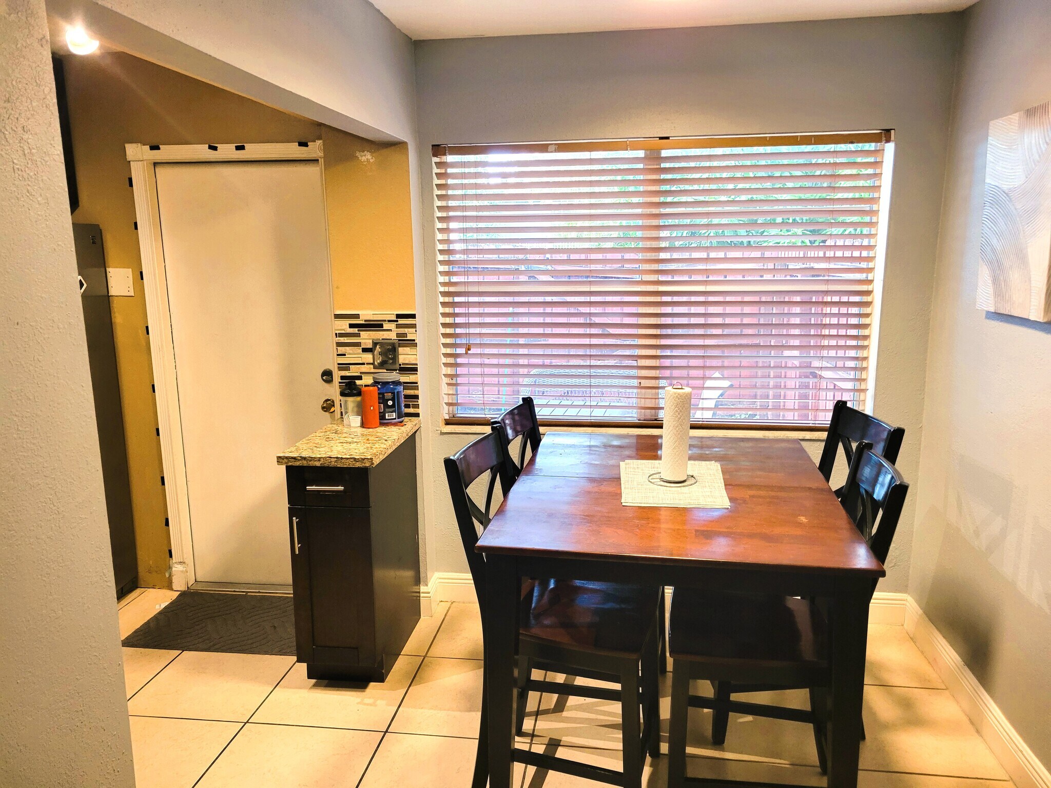 Building Photo - 4617 NW 9th Dr