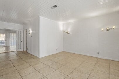 Building Photo - Kern Place- 4 bedrooms, 3 baths and Refrigerated AC.