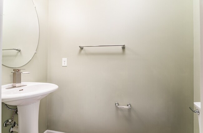 Building Photo - 243 Raven Run