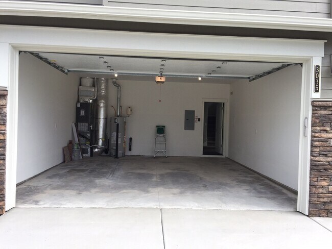Building Photo - 3035 SW Black Butte Ln