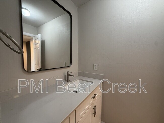 Building Photo - 1824 Thonig Rd