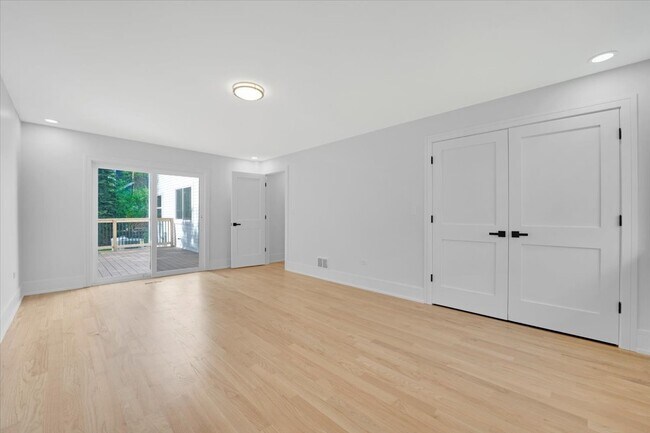 Den/Office/In law bedroom - 101 Devonshire Rd