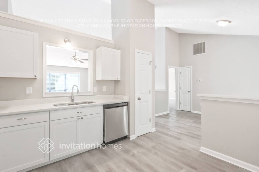 Building Photo - 731 Marble Arch Ave
