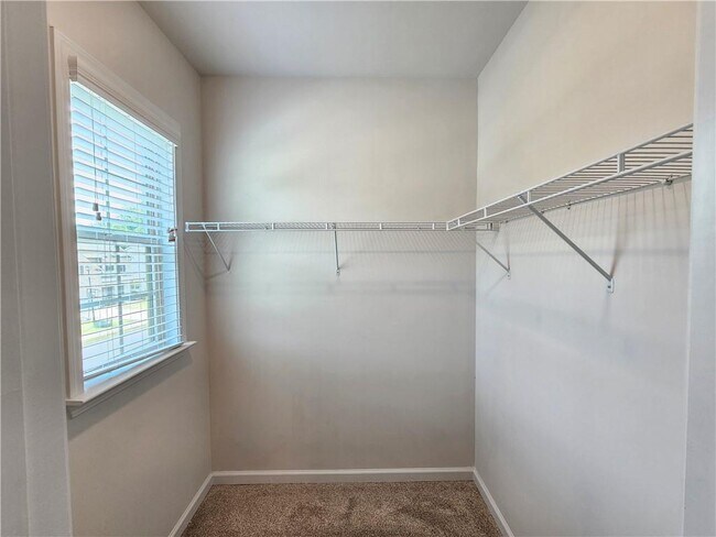 Building Photo - 7875 Tiberon Pkwy