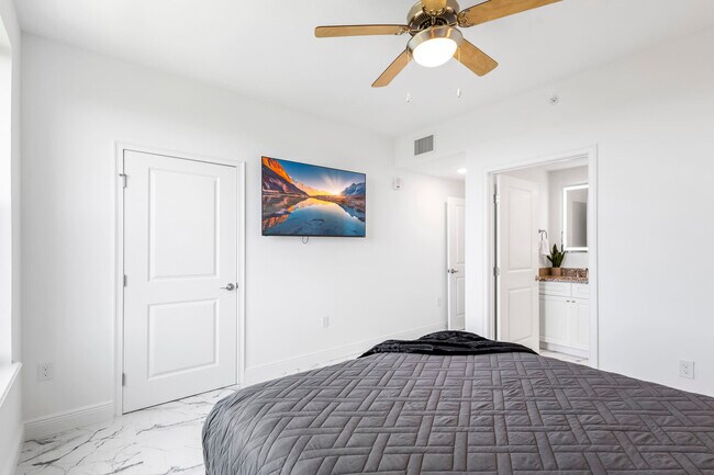 Building Photo - 605 Kemp St