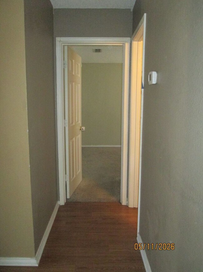Building Photo - HOUSE - 3 Bedrooms, 2 Bath, 2 Car Garage