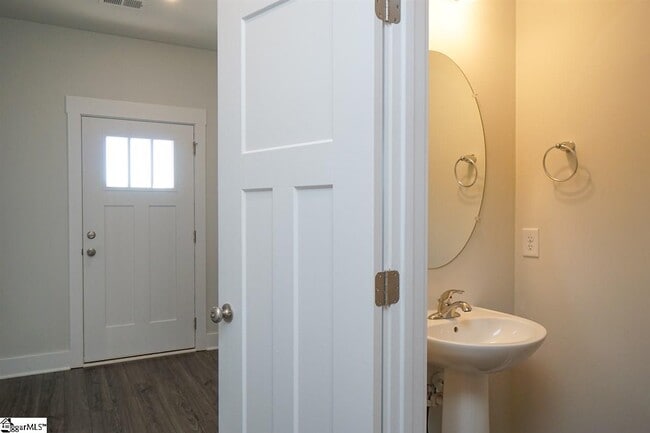 Building Photo - 9 Meteora Way