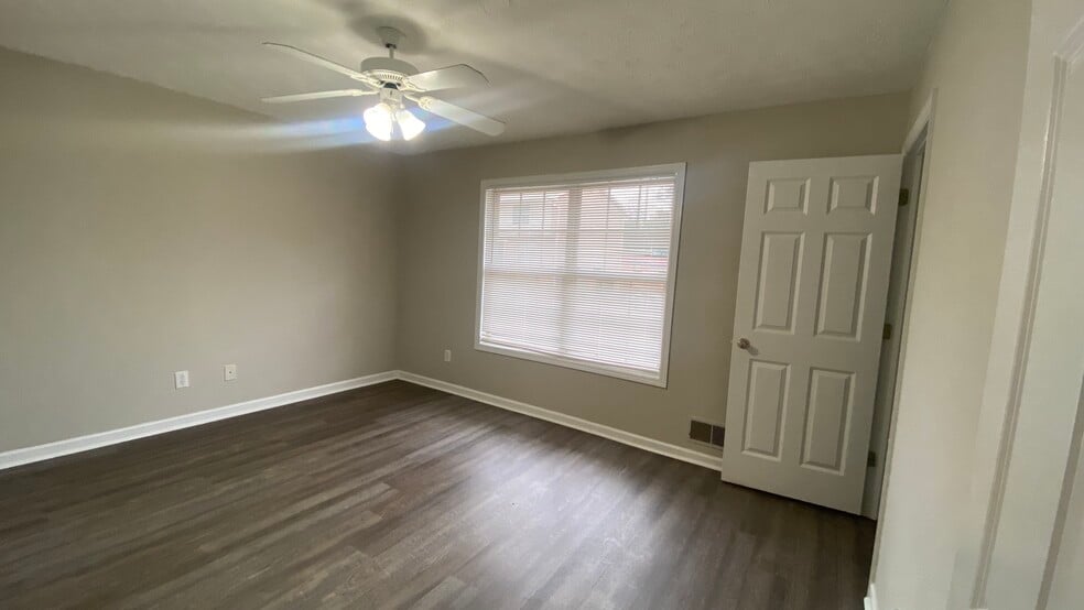 First bedroom - 22 Villa Ct SE