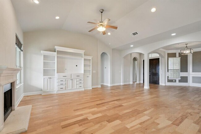 Building Photo - 22316 Verbena Pkwy