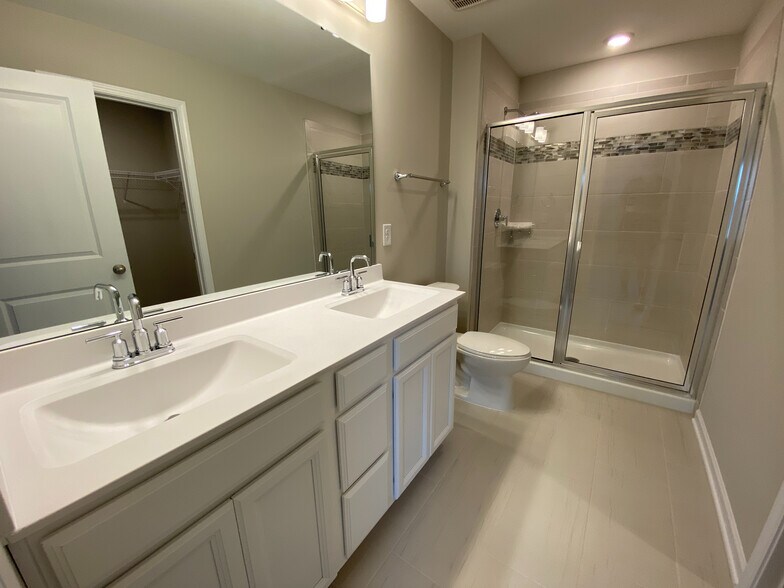 Building Photo - Room in Townhome on Adobe Pl