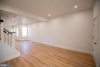 Building Photo - 1644 Point Breeze Ave